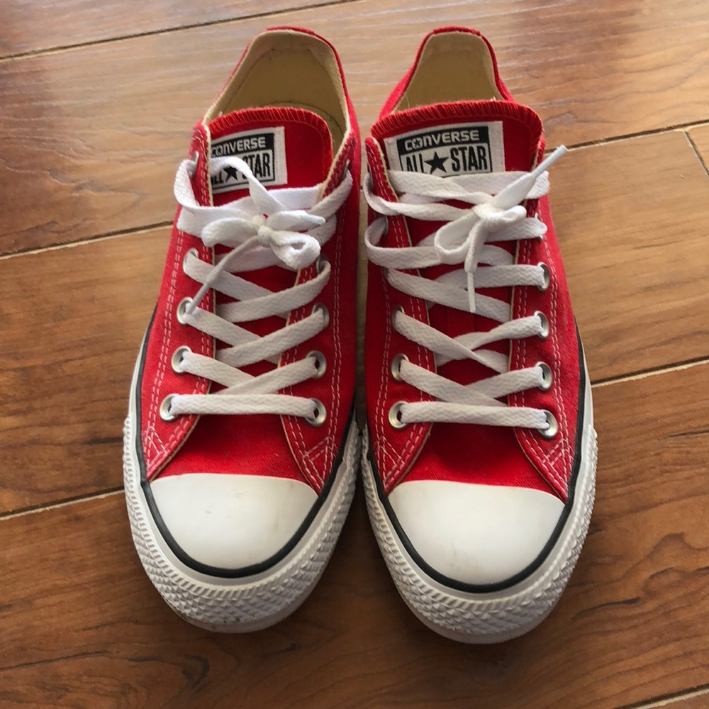 Red Converse size 8.5